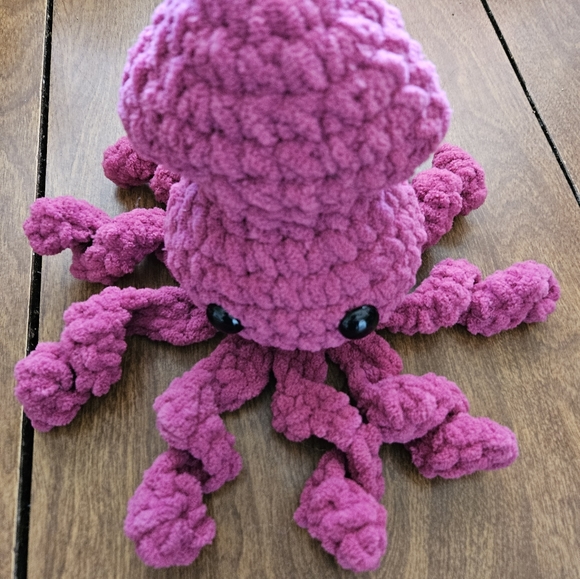 Crochet Pink Squid Amigurumi Doll - Picture 12 of 12